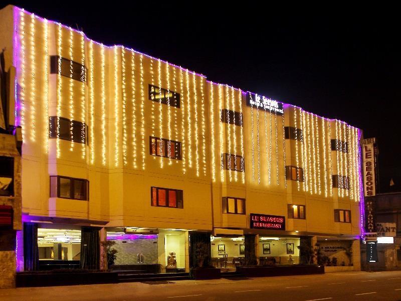 Airport Hotel Le Seasons New Delhi Exterior photo