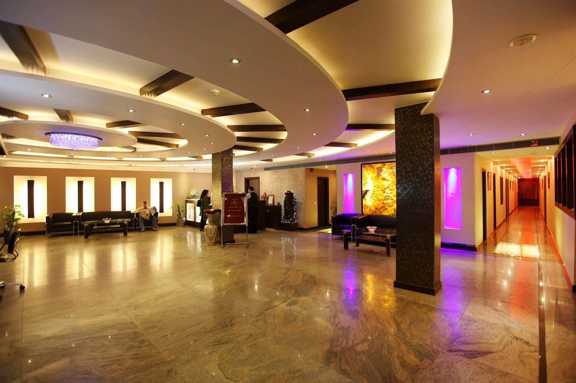 Airport Hotel Le Seasons New Delhi Exterior photo