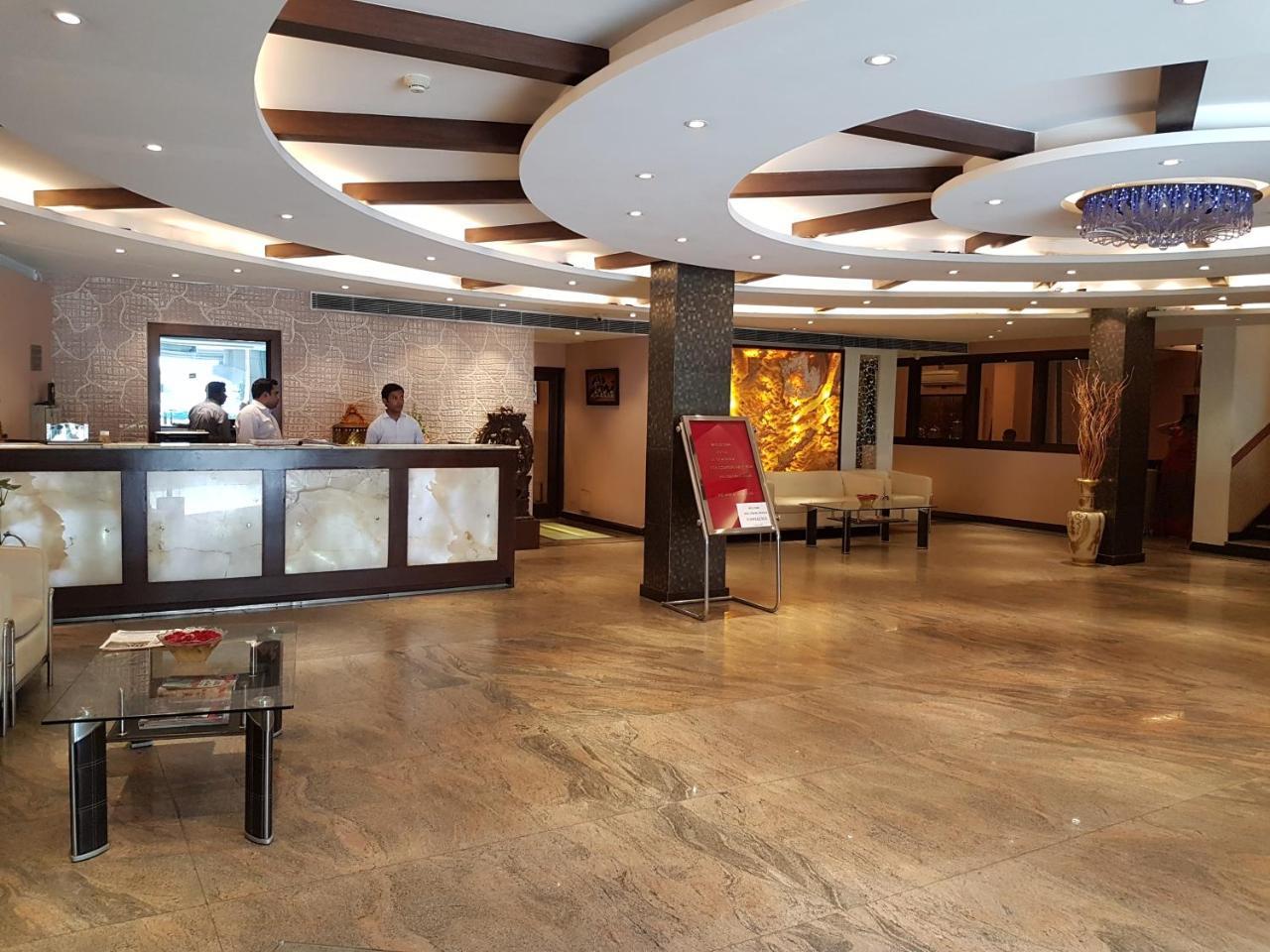 Airport Hotel Le Seasons New Delhi Exterior photo