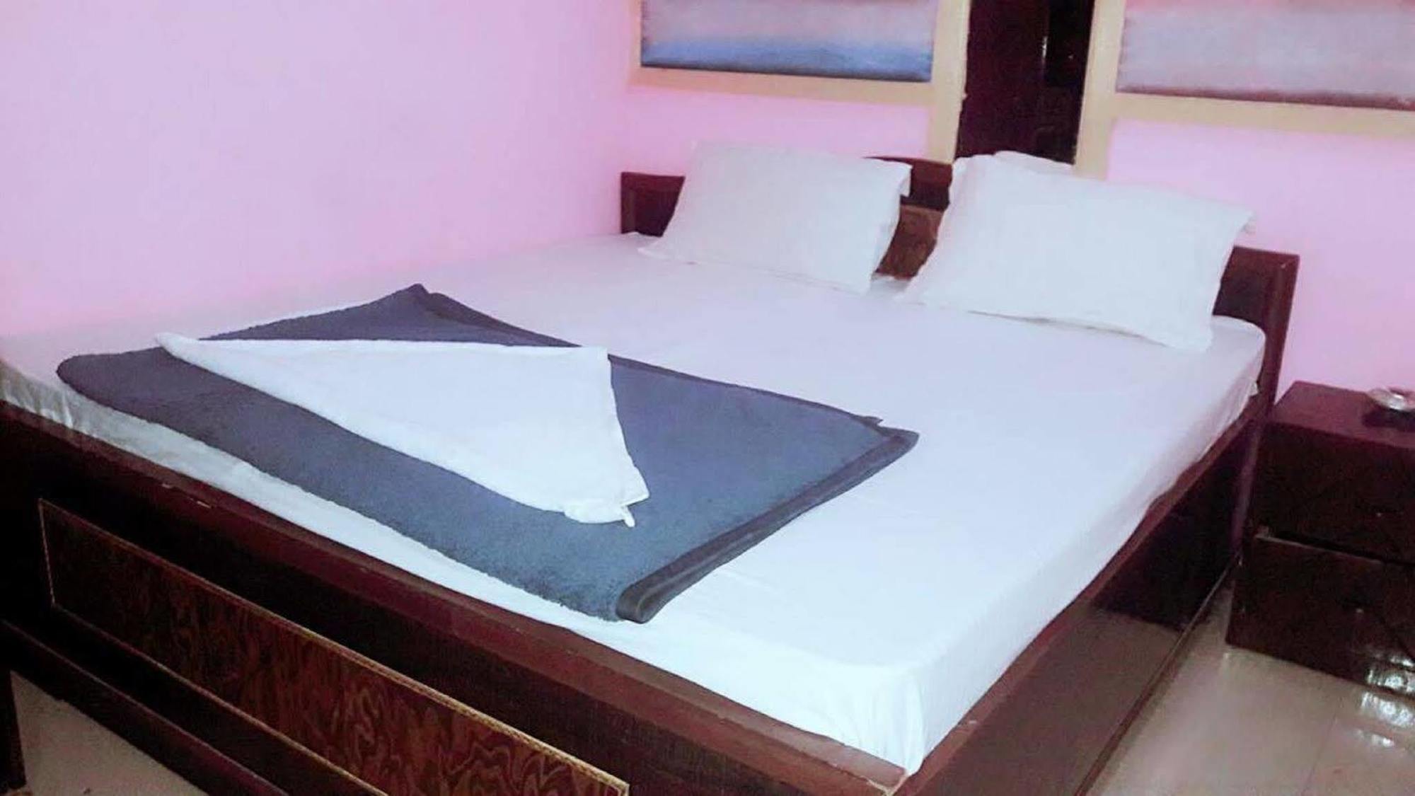 Airport Hotel Le Seasons New Delhi Exterior photo